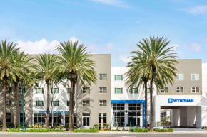 Отель Wyndham Anaheim  Анахайм